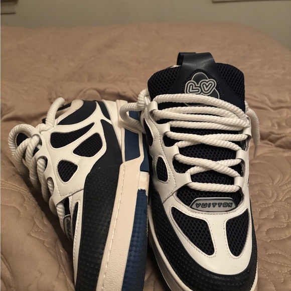 LV Skates - Picture 3 of 5